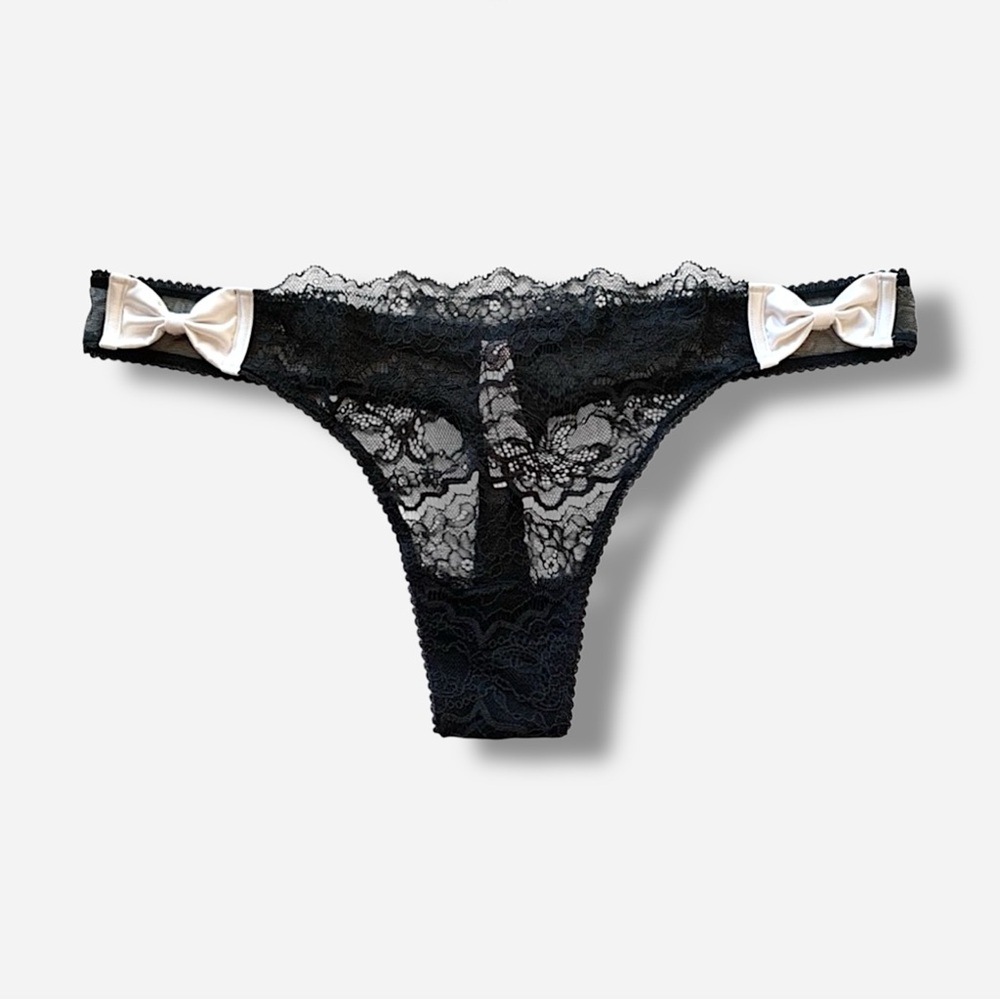 🌸New🌸 Victoria’s Secret thong panty L new
